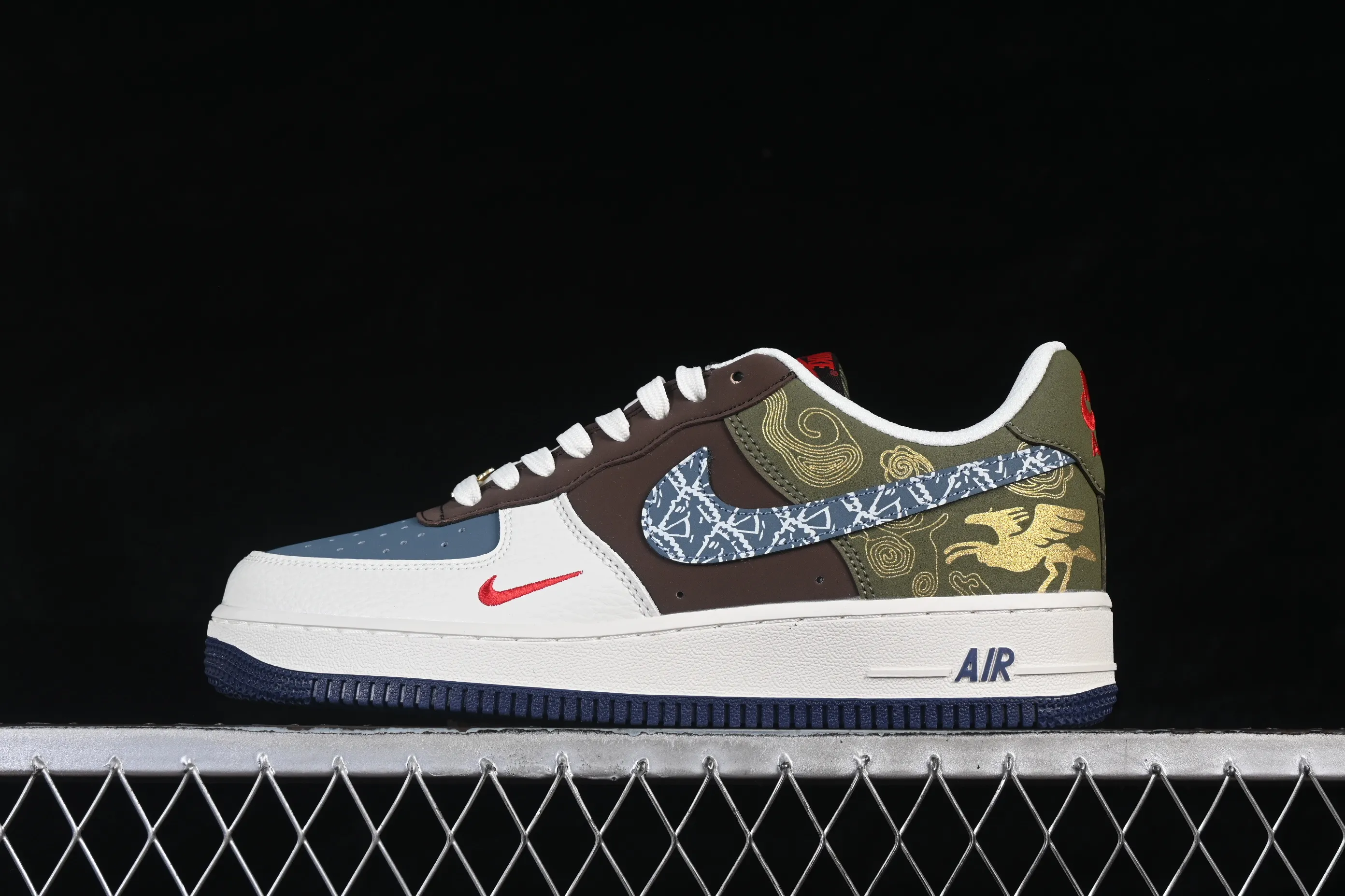 All categories Nk Air Force 1 Air Force series Nk Air Force 1 Low Air Force low-top Nike Air Force 1'07 Low Year of the Horse limited edition Green and brown woven cloud gold pattern Air Force 1 low-top casual sneakers NH0601-536